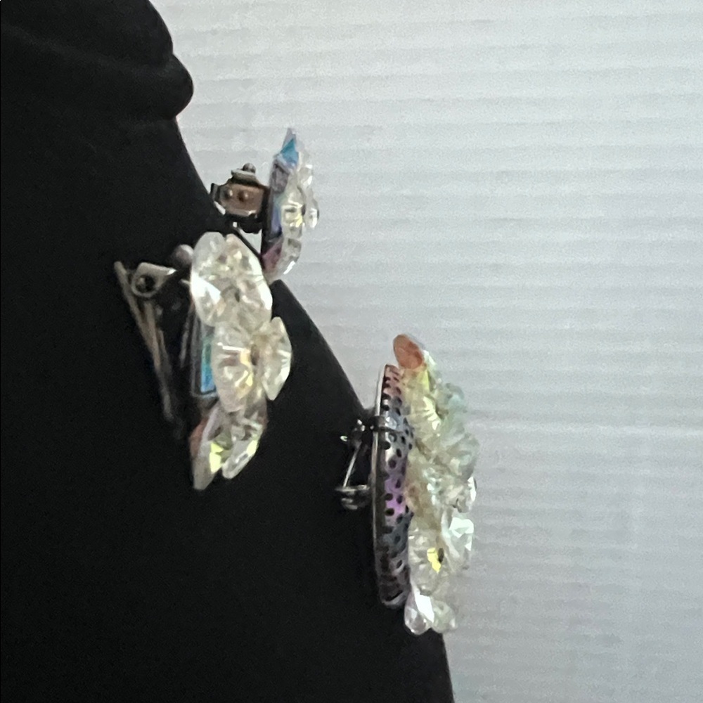 Vintage Jewelry Set: Brooch & Clip Earring - Aurora Borealis - Picture 6 of 8